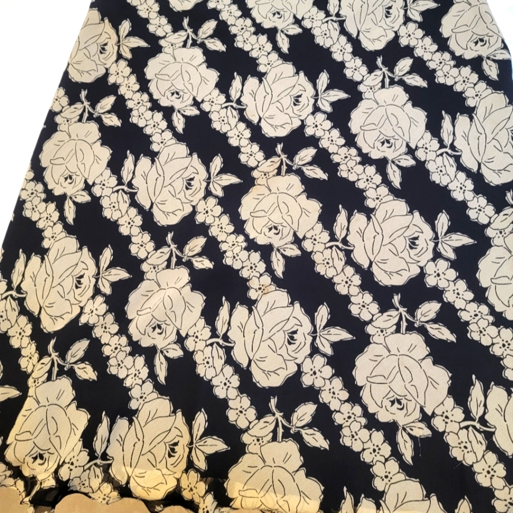Ann Taylor silk skirt. Size 14  Smoke free  home.
